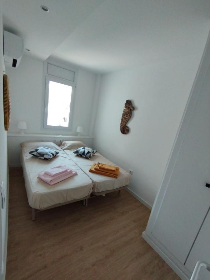 Atico Of 3 Rooms, Total 130M² Just For You With A 60 M² Terrace, Swimming Pool, Mountain And Marina View. Roses Bagian luar foto