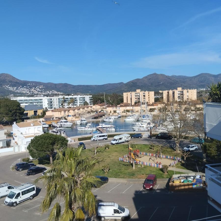 Atico Of 3 Rooms, Total 130M² Just For You With A 60 M² Terrace, Swimming Pool, Mountain And Marina View. Roses Bagian luar foto